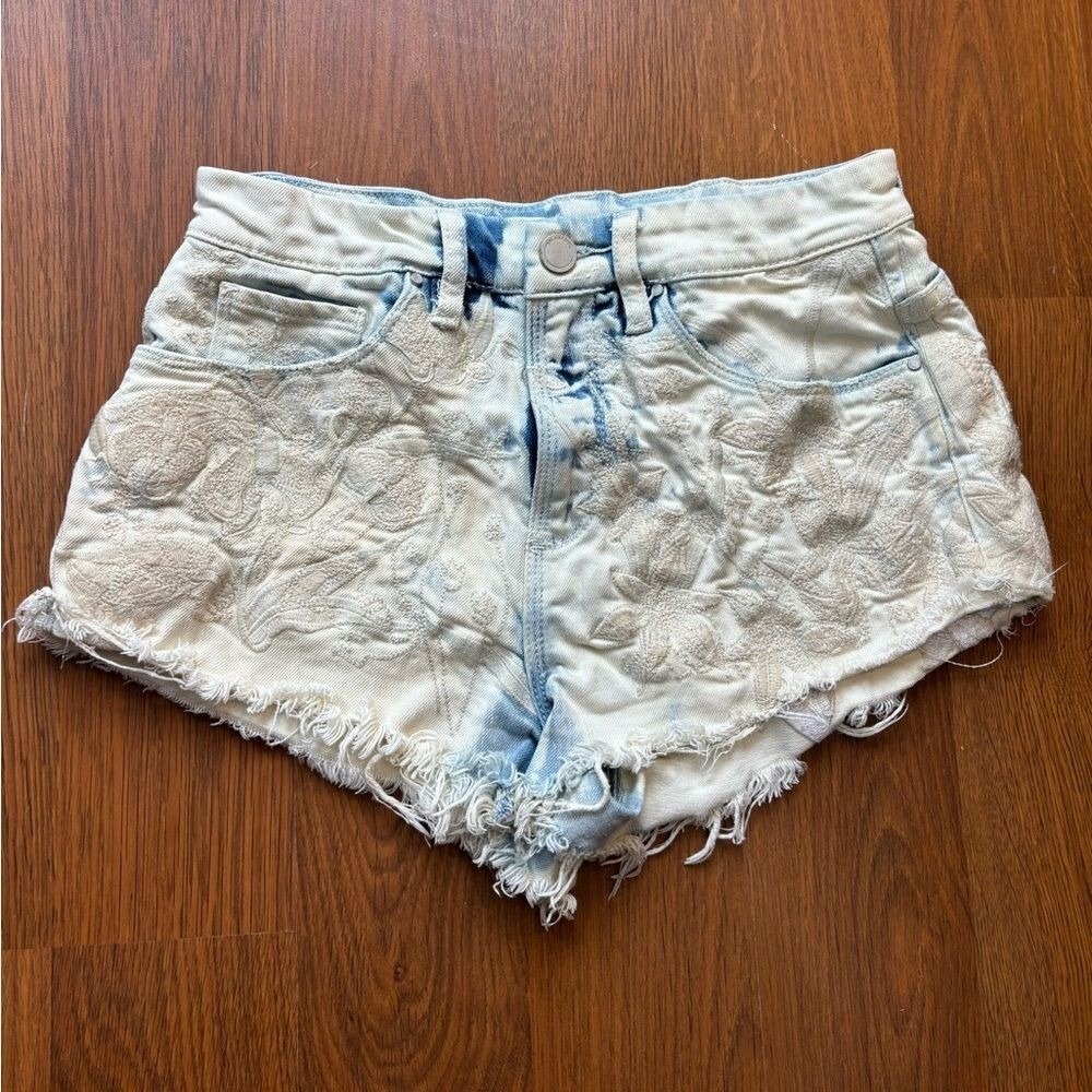 ANTHROPOLOGIE BLANK NYC Women Short Denim Cut Off Jean Embroider‎ Distress 26